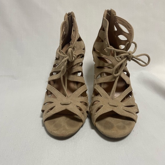 Tan Lace Up Heels - Picture 4 of 8
